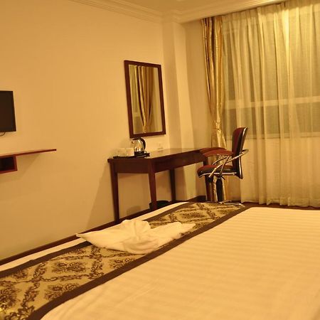 Grand Clarks Inn Бадами Екстериор снимка