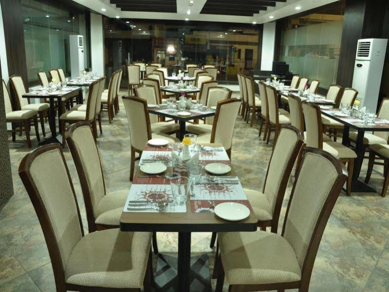 Grand Clarks Inn Бадами Екстериор снимка