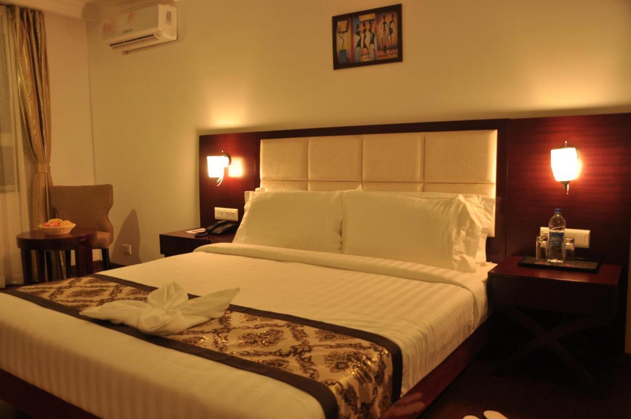 Grand Clarks Inn Бадами Екстериор снимка