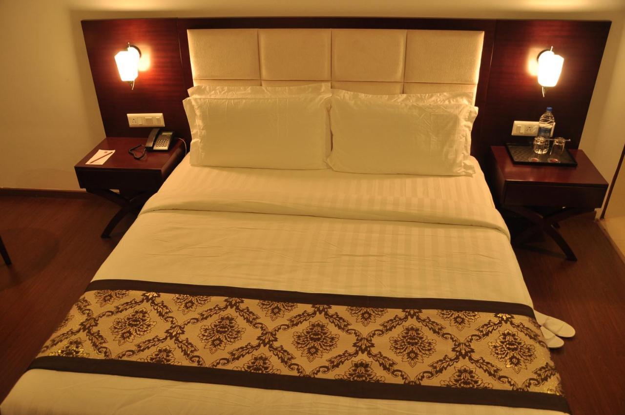 Grand Clarks Inn Бадами Екстериор снимка