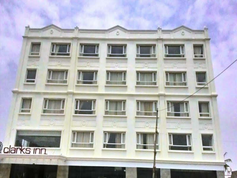 Grand Clarks Inn Бадами Екстериор снимка